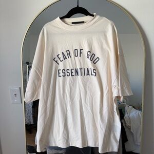 NWT FOG TSHIRT
Size large - runs oversized